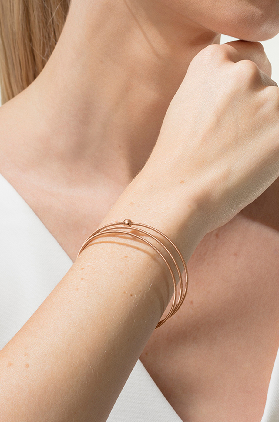 A casual gesture becomes a piece of jewelry