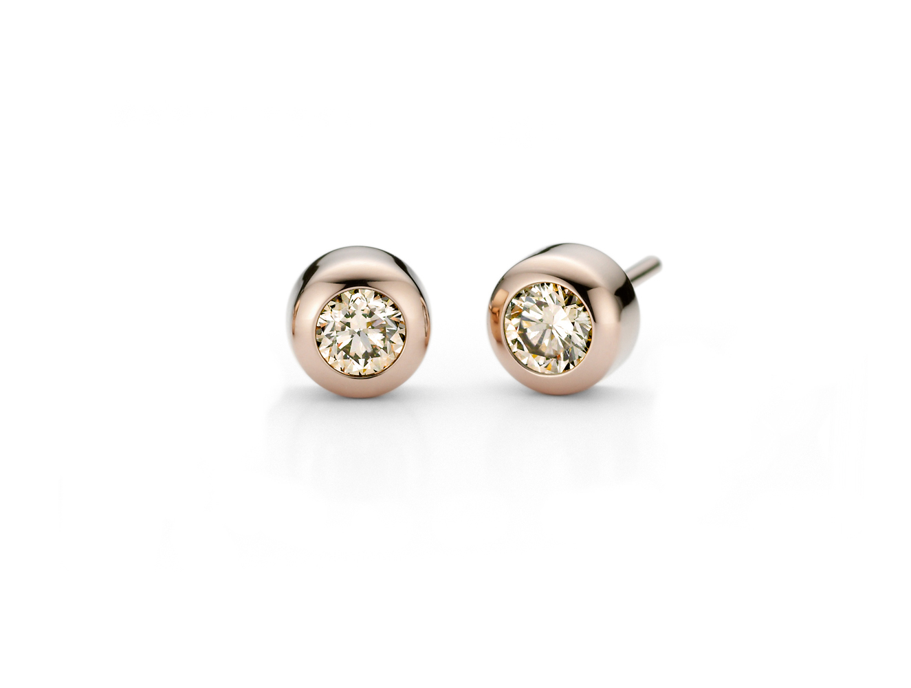 Niessing Diamond Accent ピアス | 7,3 | 7,3 | 0,6