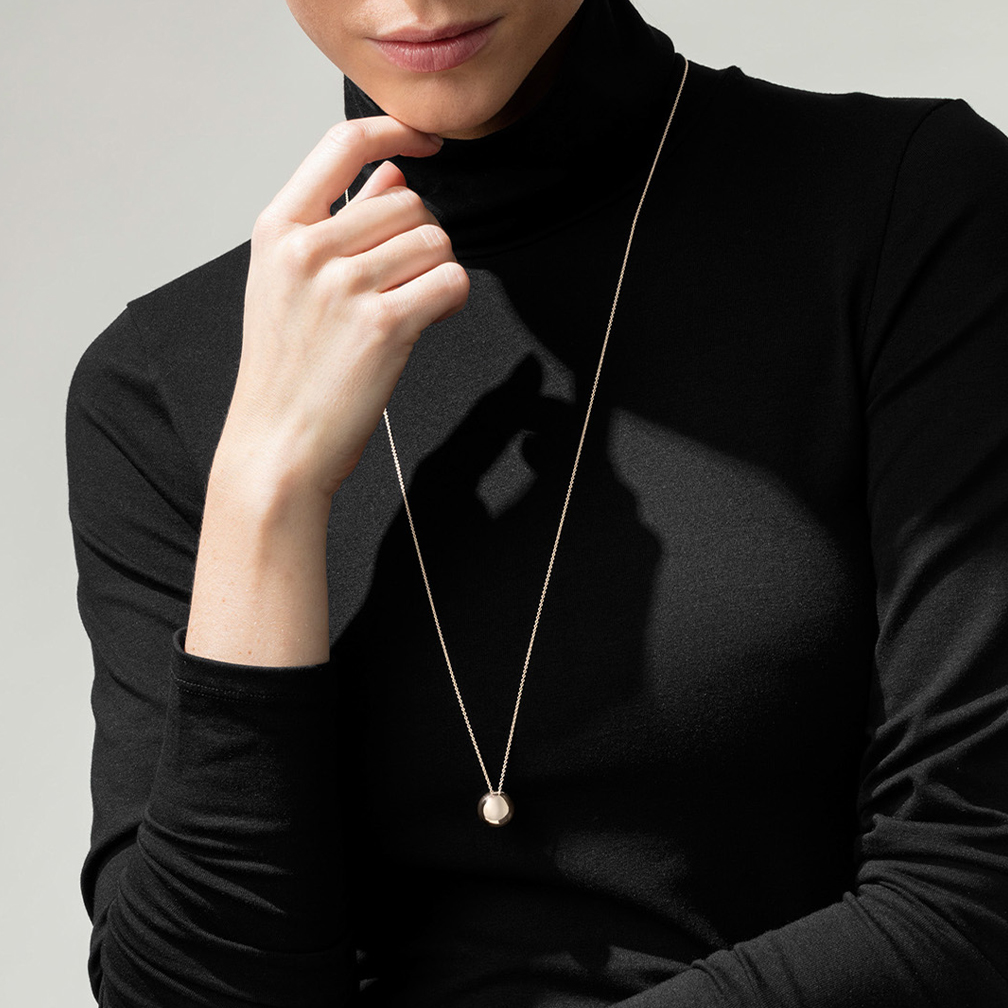 Niessing Now Galaxy sphere (チェーン付) Niessing Now Galaxy sphere (チェーン付)