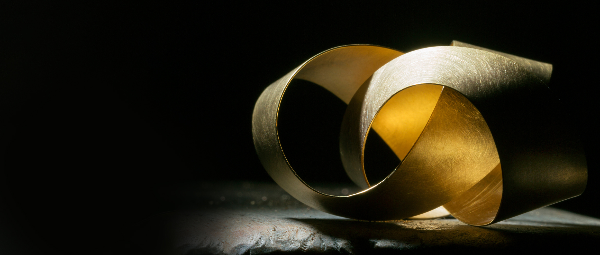 Gold in motion