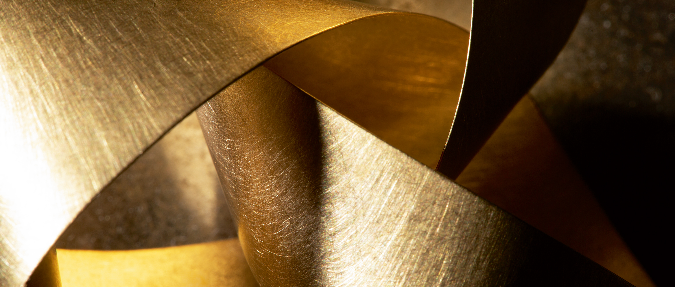Gold in motion
