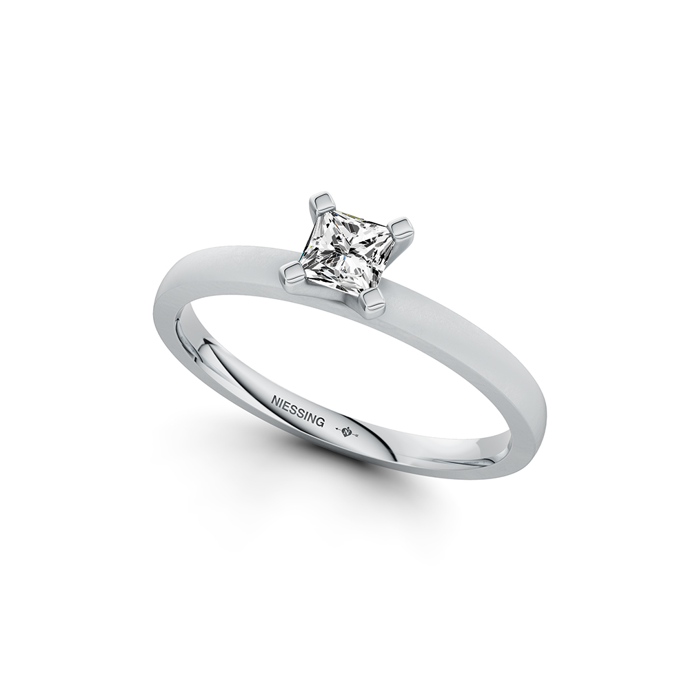 Niessing Amatis V (プリンセスカット)