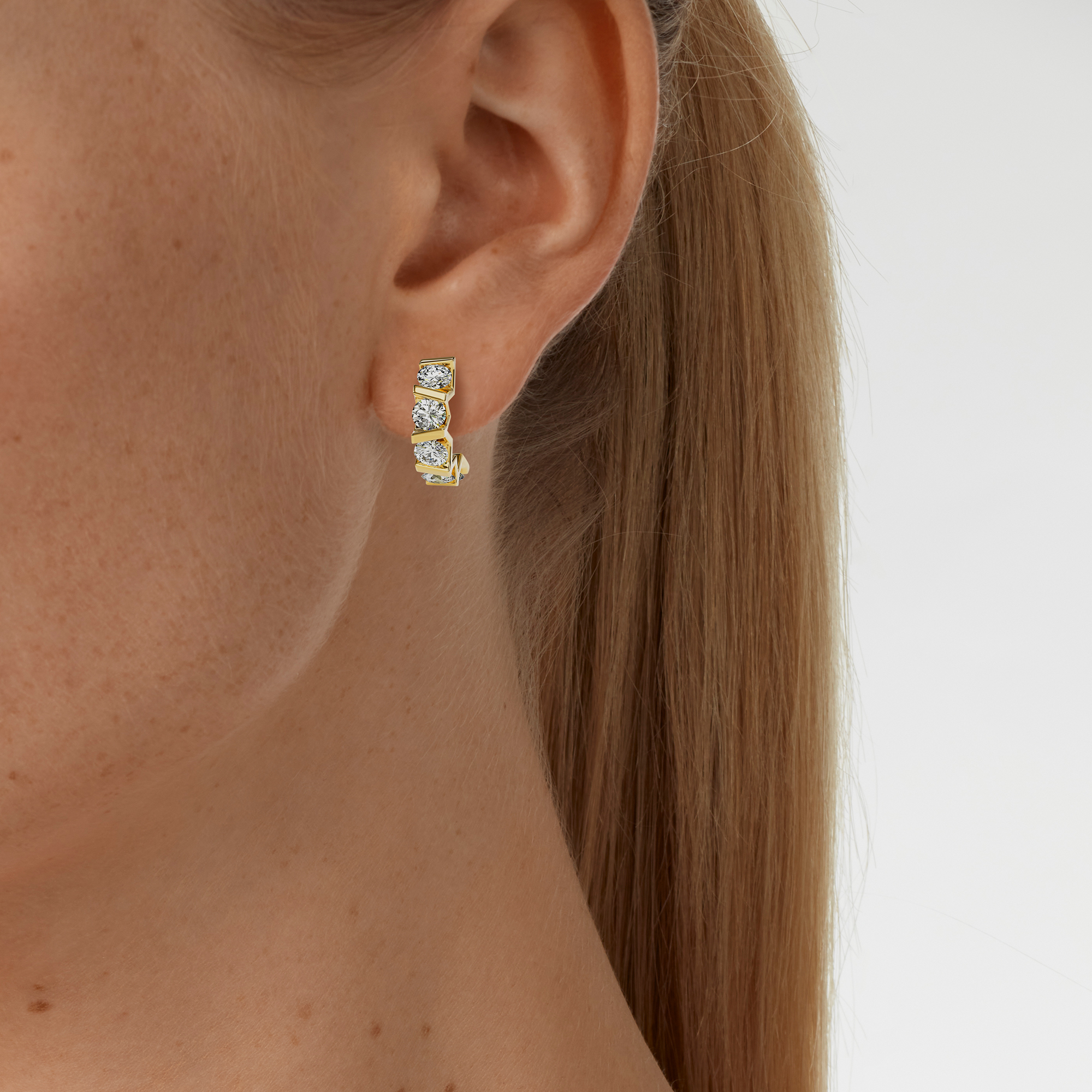 Niessing Vivida フープピアス