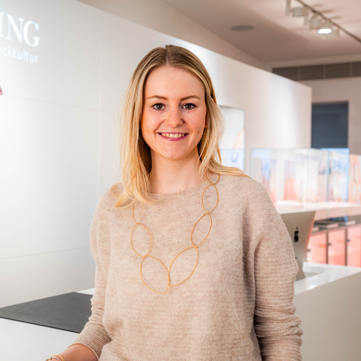 ASSISTANT STORE MANAGER (M/F/D) FULL TIME