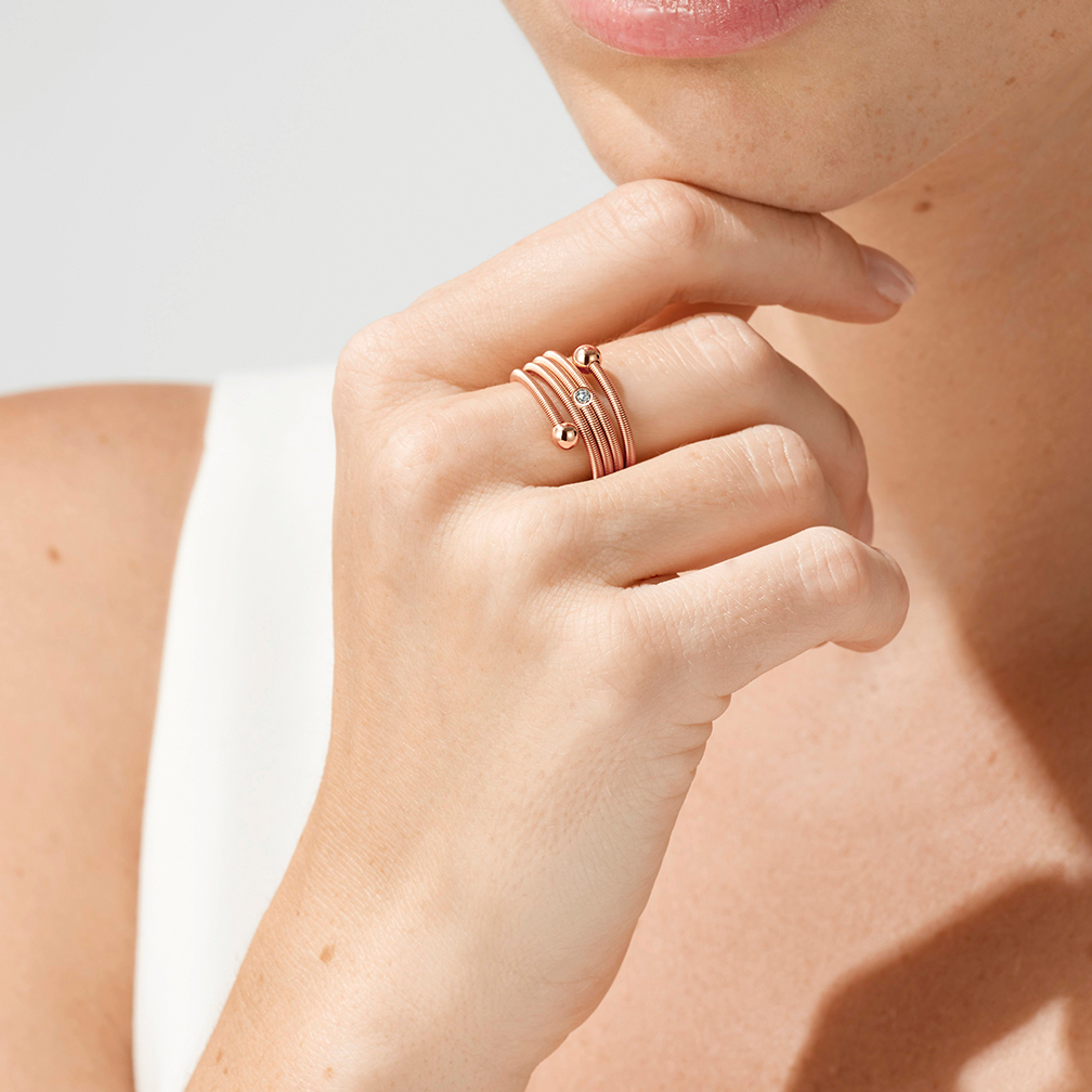 Niessing Colette C Embrace ring 4 windings with setting Niessing Colette C Embrace ring 4 windings with setting